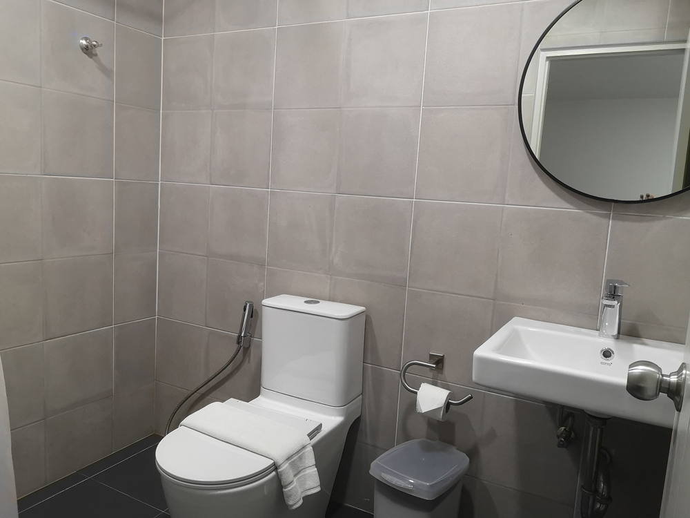 Blu Monkey Boutique Bangsaen 