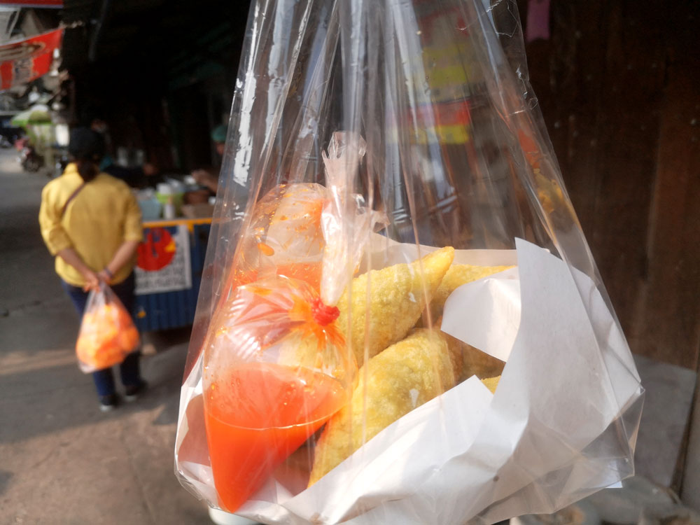 Deep-Fried Garlic Chives Dumpling GokGuan