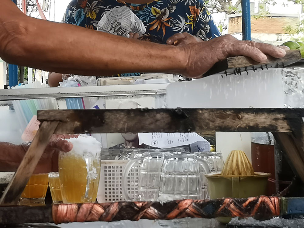 Uncle's Lime Juice Traditional Recipe at Tha Ruea Phli