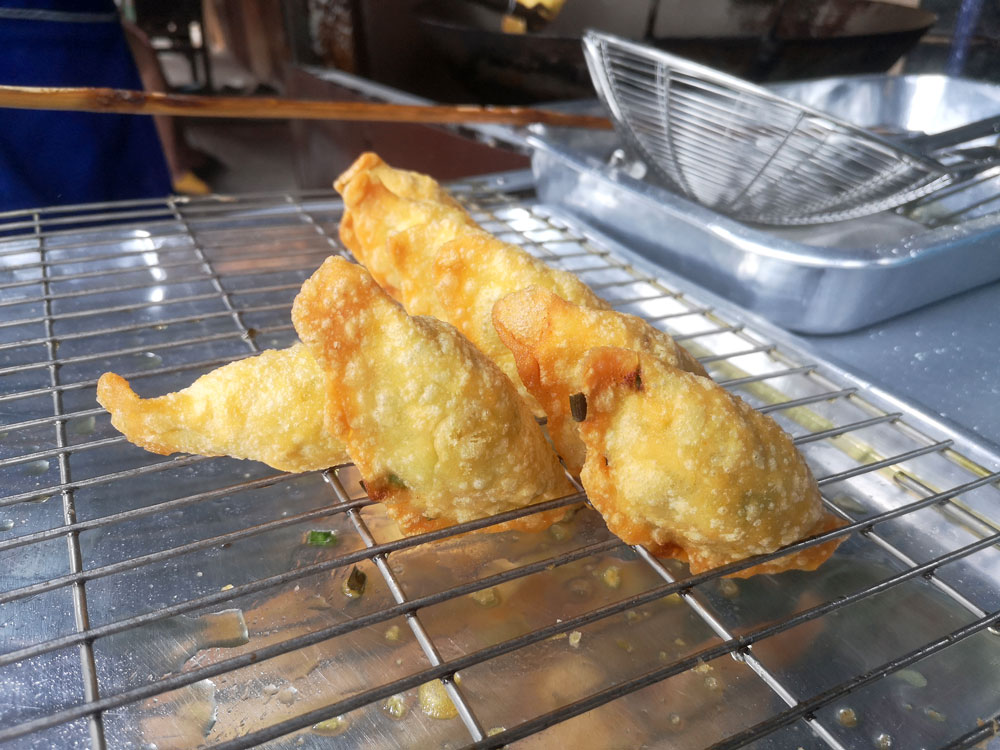 Deep-Fried Garlic Chives Dumpling GokGuan